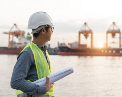 man-inspect-container-port_35048-1745-400×320